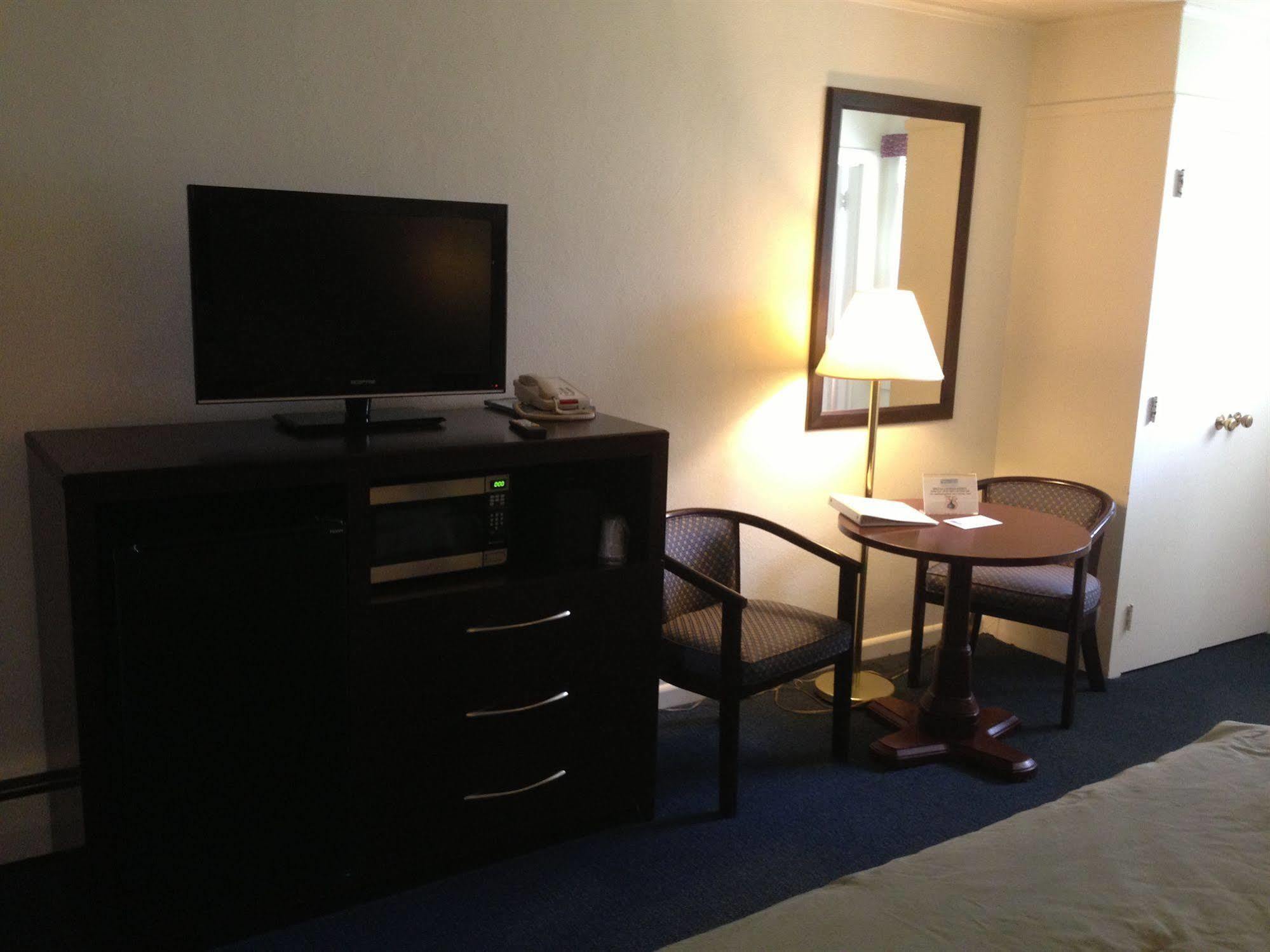 Berkshire Inn Pittsfield Extérieur photo
